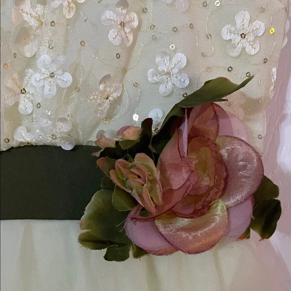 Curtain Call Dress -Ltyellow-cut out back-lace floral bodice-Tulle-Size Large